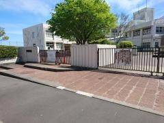 西山小学校