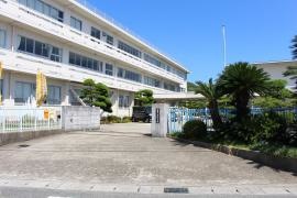 尾崎小学校
