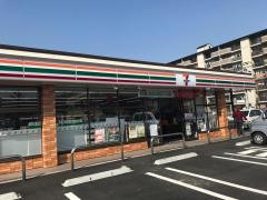 セブンイレブン　天理三島町北大路店
