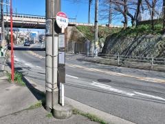 「山崎小学校」バス停留所