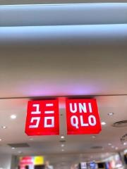 ユニクロ　ならファミリー店