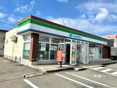 ファミリーマート　亀田大月店