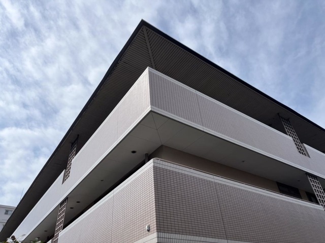 JCHO埼玉メディカルセンター附属介護老人保健施設 建物全景