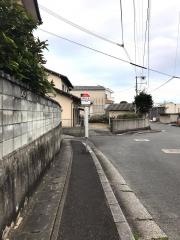 「潤野下区」バス停留所