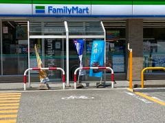 ファミリーマート　富山千歳町店