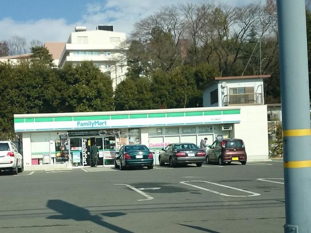 ファミリーマート 純心学園前店／ホームメイト