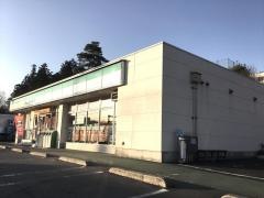 ファミリーマート　純心学園前店