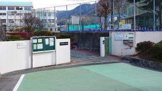 谷上小学校