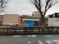 ファミリーマート　吹田上山手町店