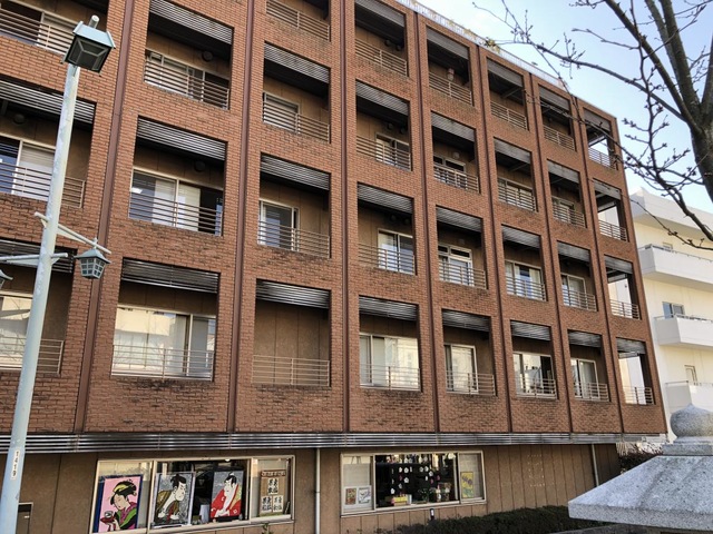 かまくらしるばーほーむ 施設外観