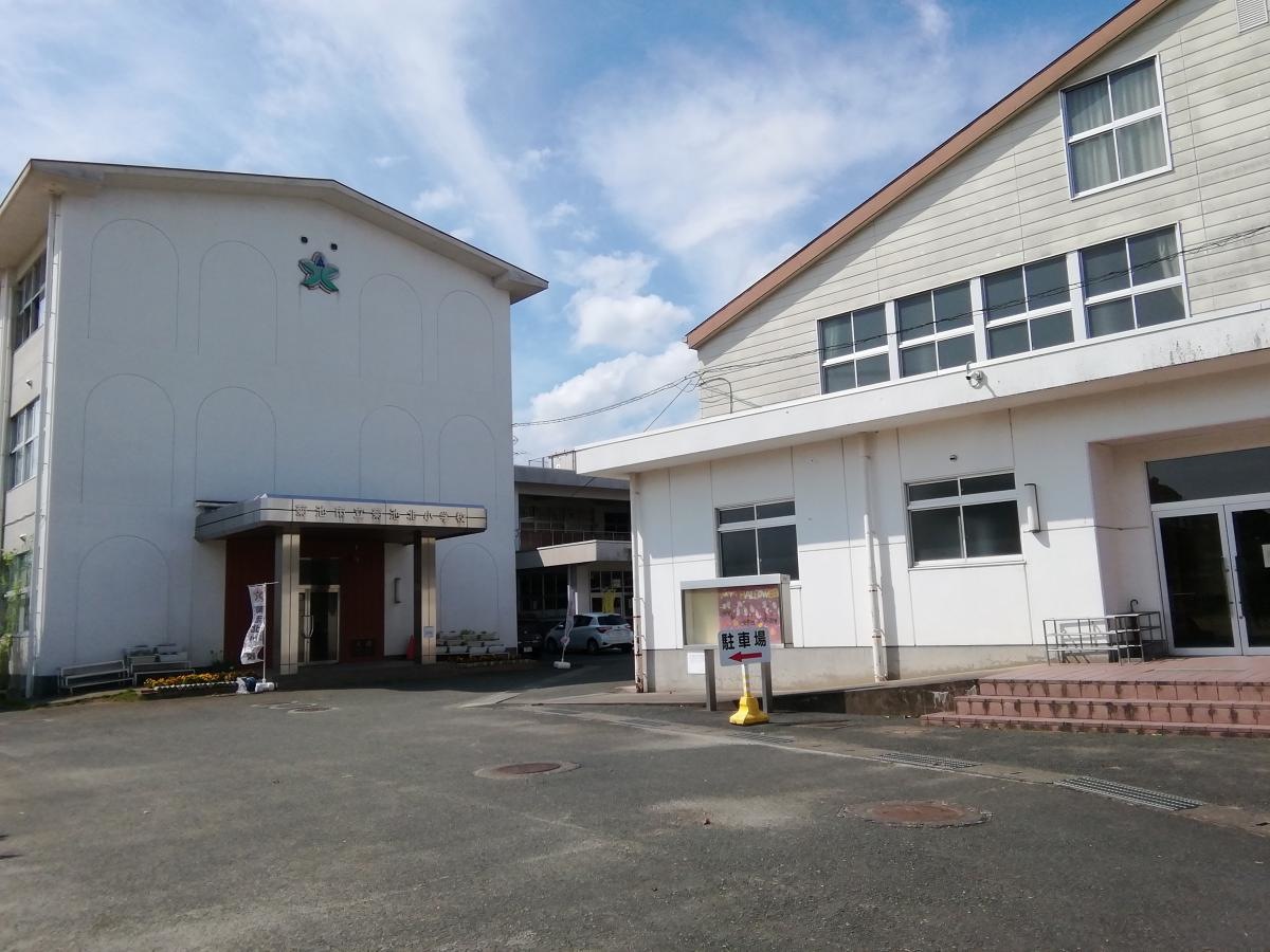 菊池市を一望できる高台の小学校。