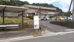 「嘉麻警察署」バス停留所