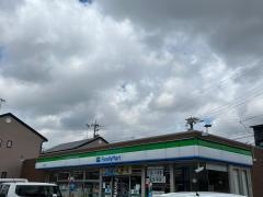 ファミリーマート　小牧文津店