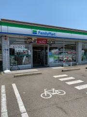ファミリーマート　各務原おがせ店