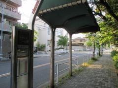 「瑞穂公園」バス停留所