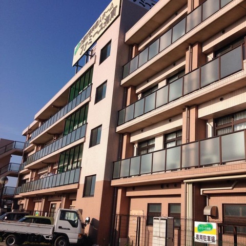ファミーユ湘南 建物全景