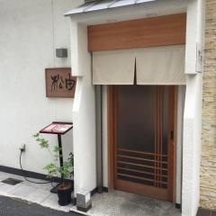 松由