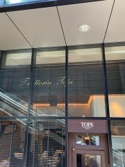 ＴＲＡＴＴＯＲＩＡ　ＴＯＰＥ