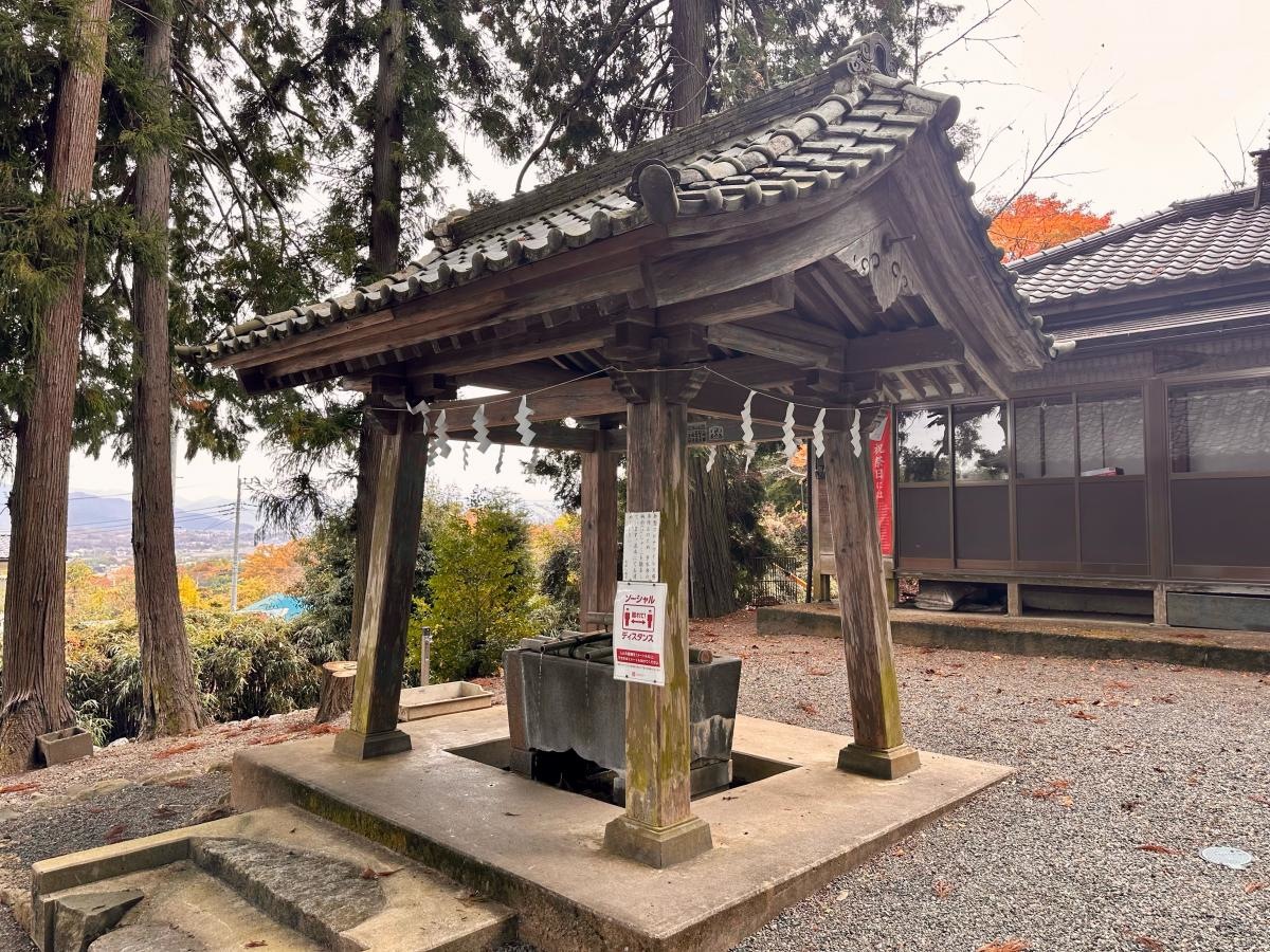 武田八幡宮（手水舎）