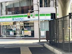 ファミリーマート　神田岩本町一丁目店