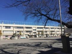 鷹番小学校