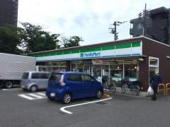 ファミリーマート　板橋市場通り店