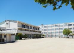 明徳小学校