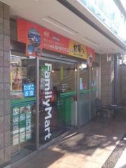 ファミリーマート　大泉インター店