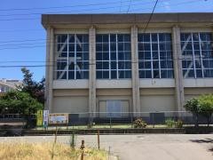 春山小学校
