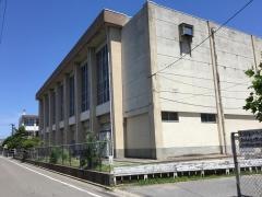 春山小学校