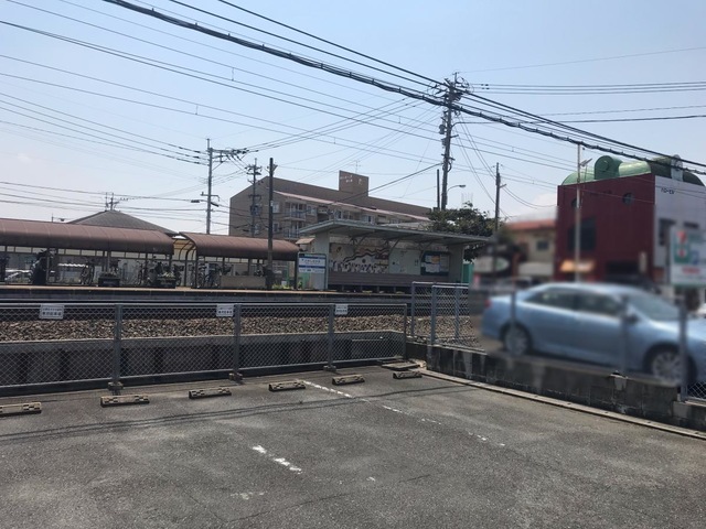 東中間駅