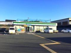 ファミリーマート　木津梅美台店