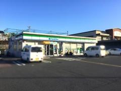 ファミリーマート　木津梅美台店