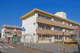 韮川小学校