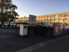 鷹来小学校