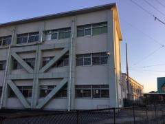 鷹来小学校