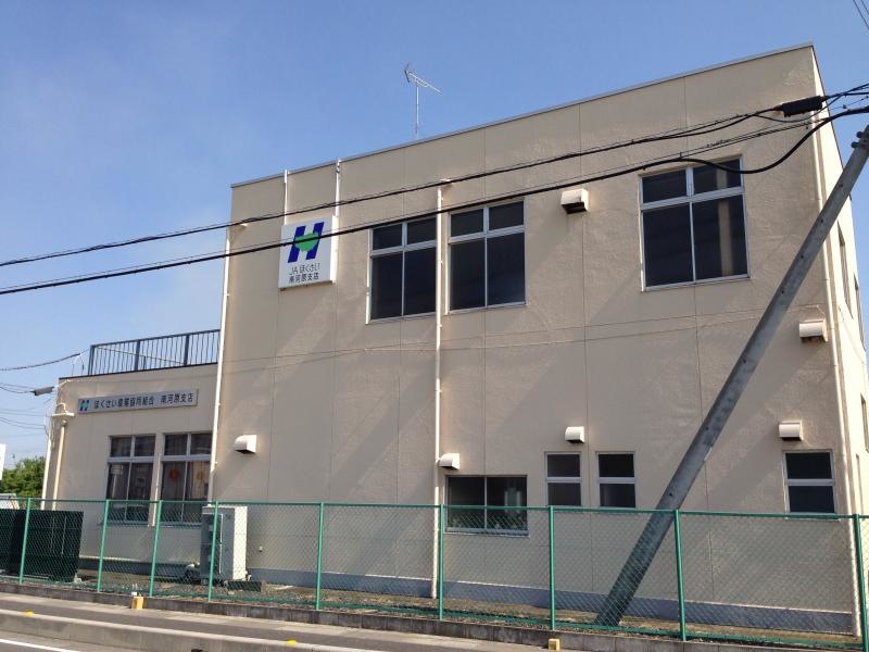建物外観（県道）。