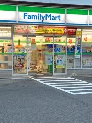 ファミリーマート　岐南店