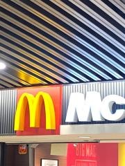 マクドナルド　南海難波駅中央口店