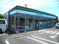 ファミリーマート　みよし打越店