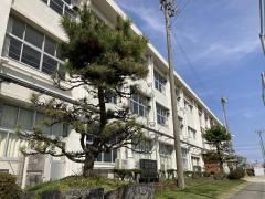 且格小学校