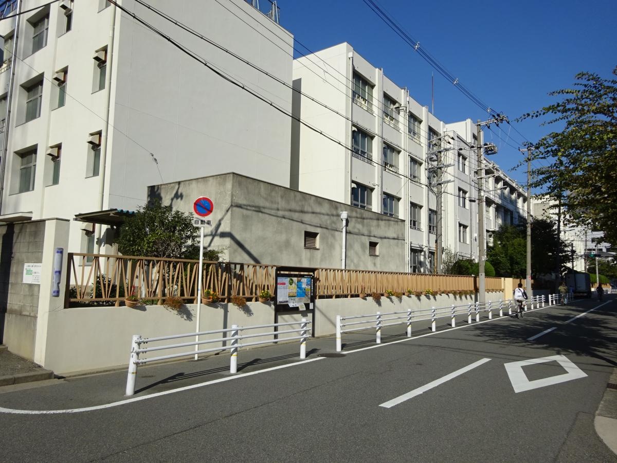 八阪中学校