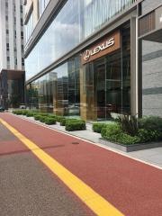 レクサス福岡中央