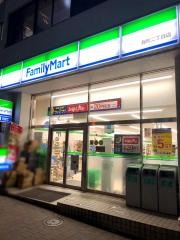 ファミリーマート　麹町二丁目店