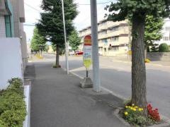 「本郷通１３丁目」バス停留所