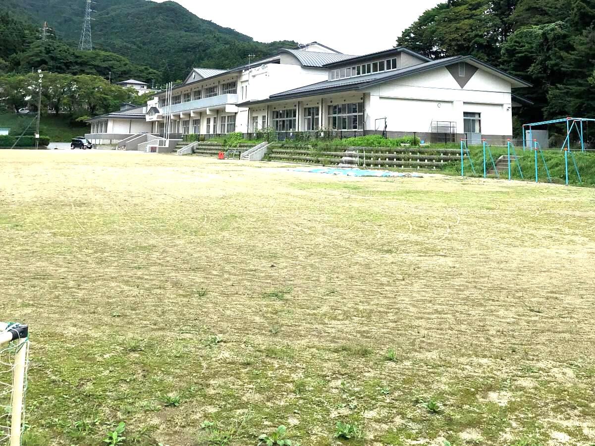 盛小学校