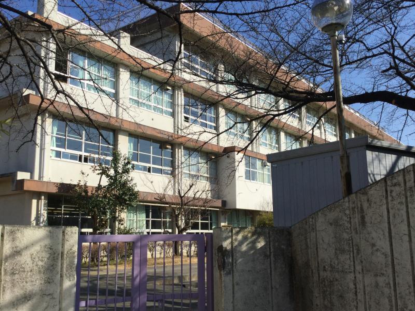 稲城 市立 稲城 第 三 中学校