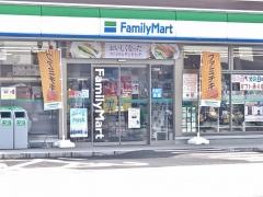 ファミリーマート　黒部三日市店