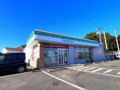 ファミリーマート　川南中央店