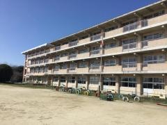 駛馬小学校